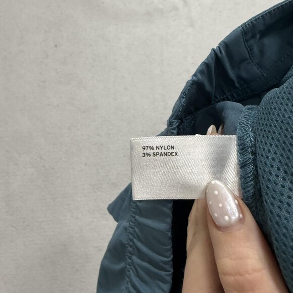 Duluth Trading Co Shorts Womens 16 Blue Cargo 7.5 Inseam Nylon Stretch Hiking - Picture 7 of 10